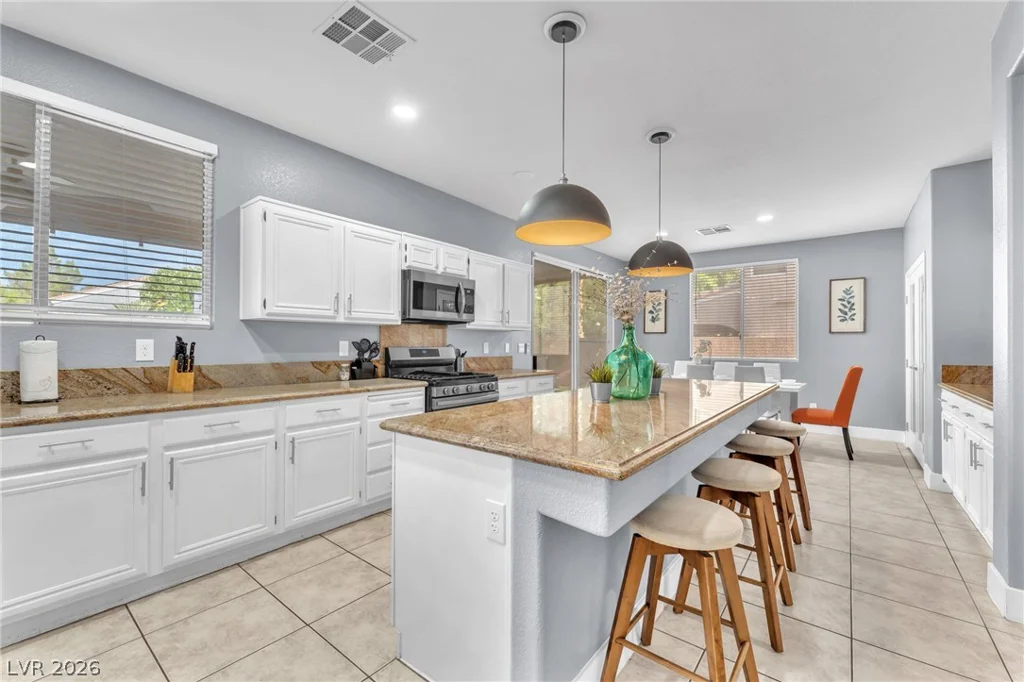 8951 Venetia, Las Vegas, NV 89123