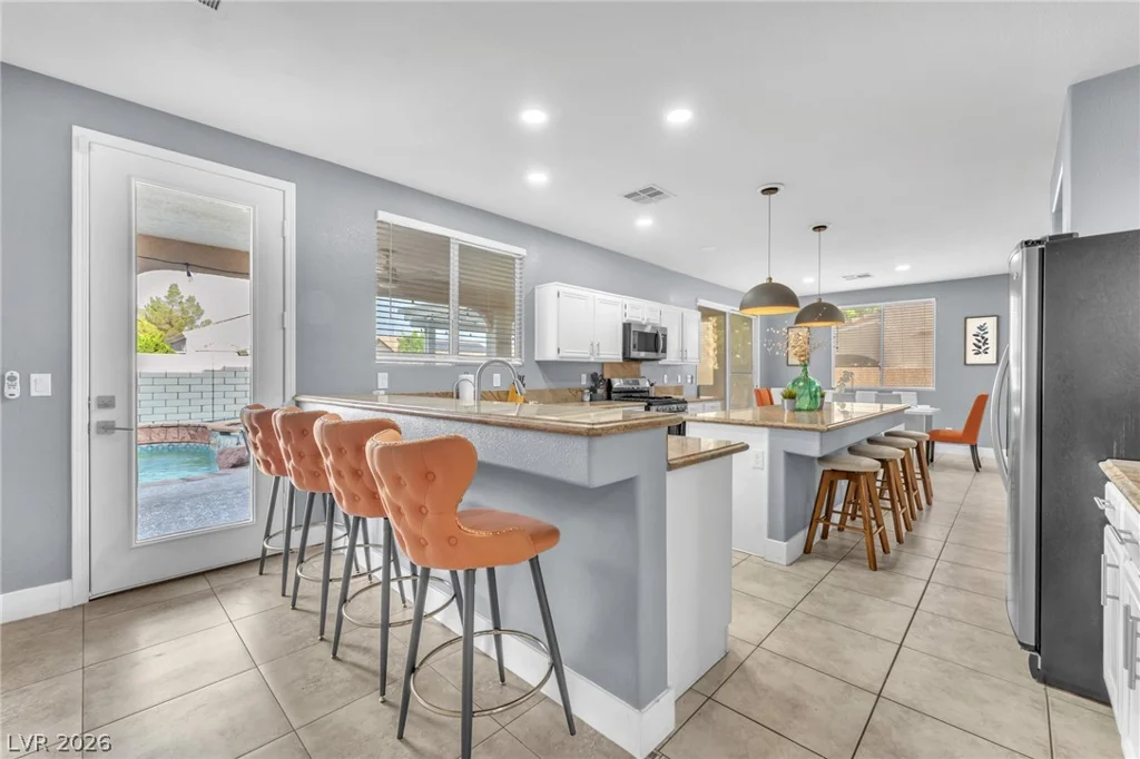 8951 Venetia, Las Vegas, NV 89123