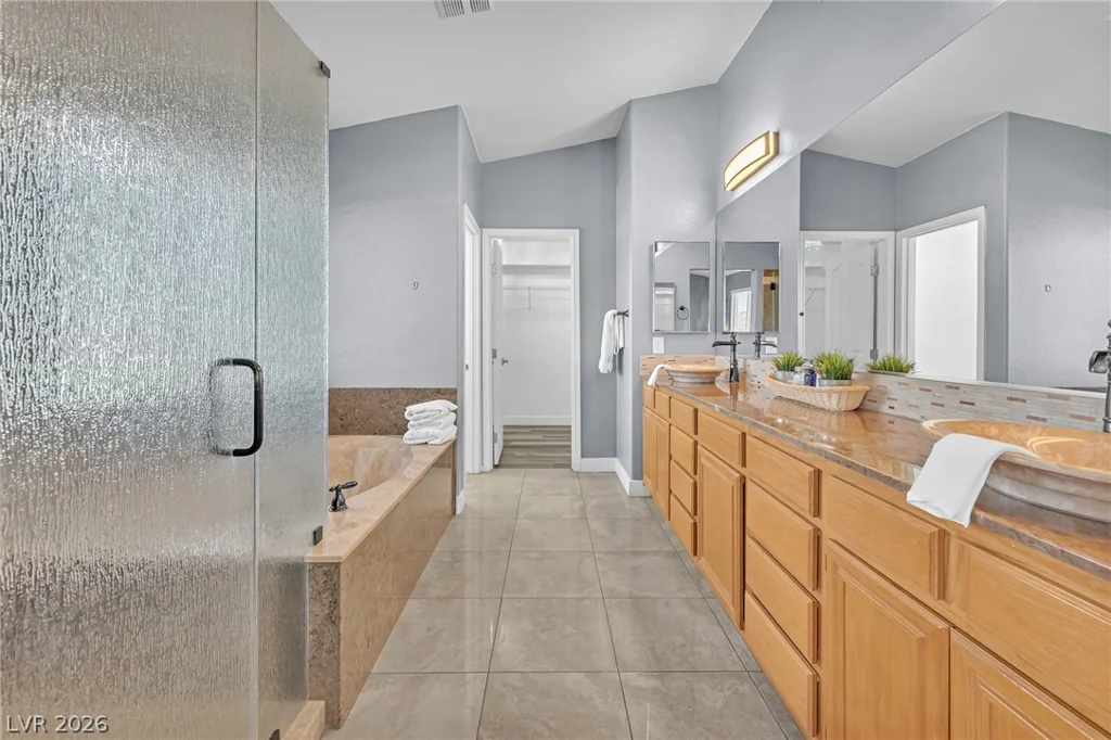 8951 Venetia, Las Vegas, NV 89123