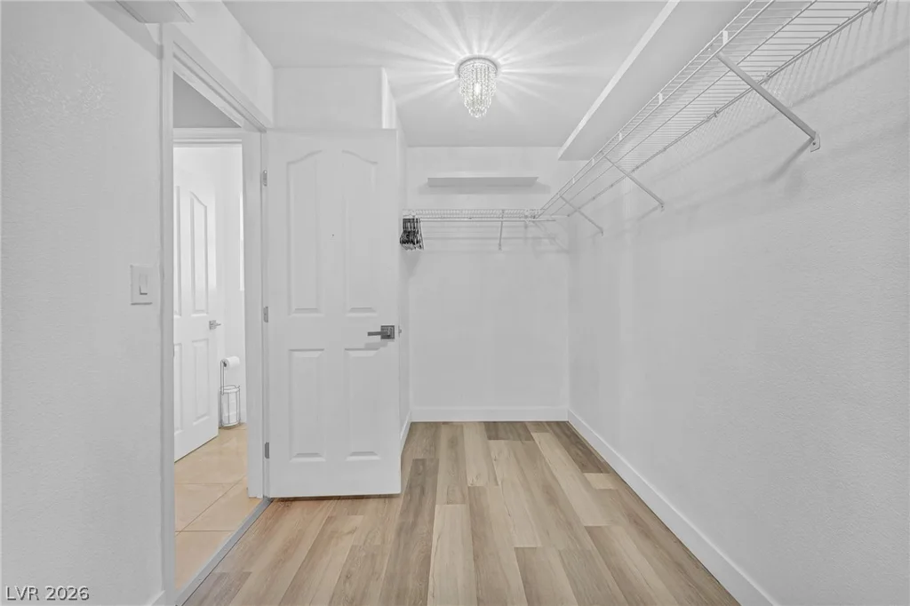 8951 Venetia, Las Vegas, NV 89123