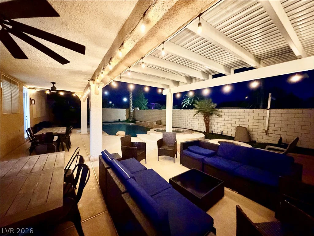 8951 Venetia, Las Vegas, NV 89123