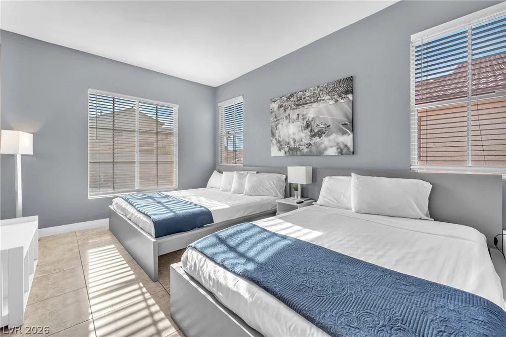8951 Venetia, Las Vegas, NV 89123