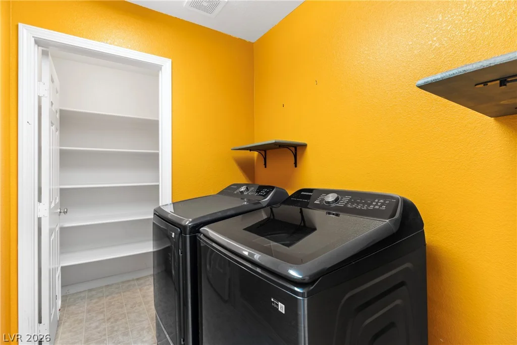 8436 Clear, Las Vegas, NV 89147