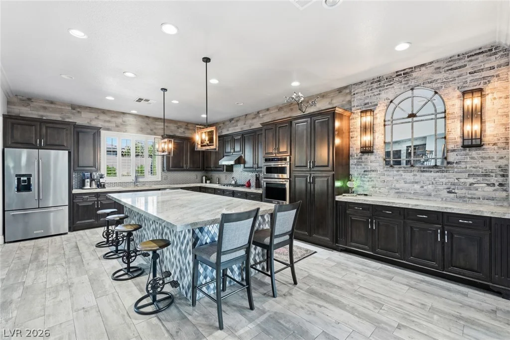 8713 Long Winter, Las Vegas, NV 89131