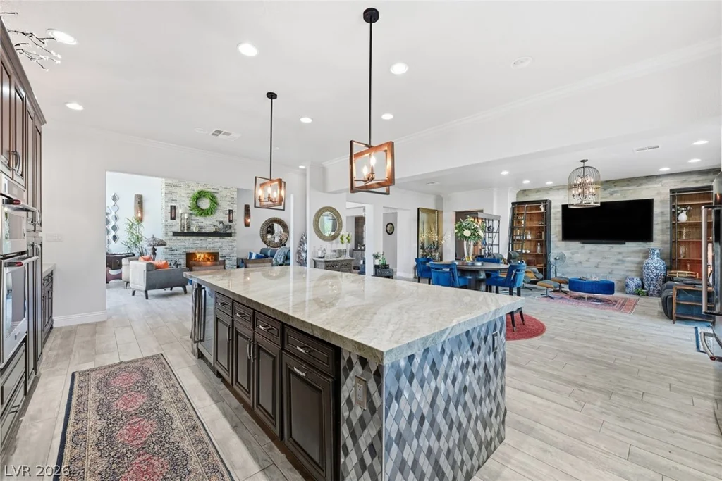 8713 Long Winter, Las Vegas, NV 89131