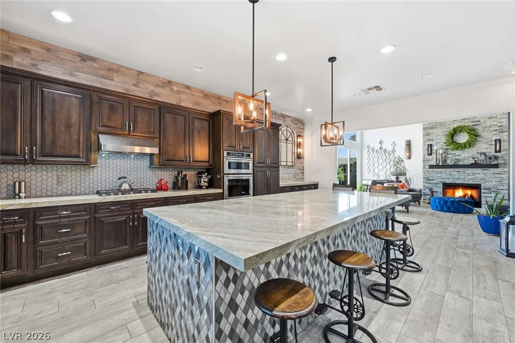 8713 Long Winter, Las Vegas, NV 89131