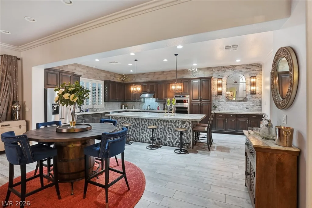 8713 Long Winter, Las Vegas, NV 89131