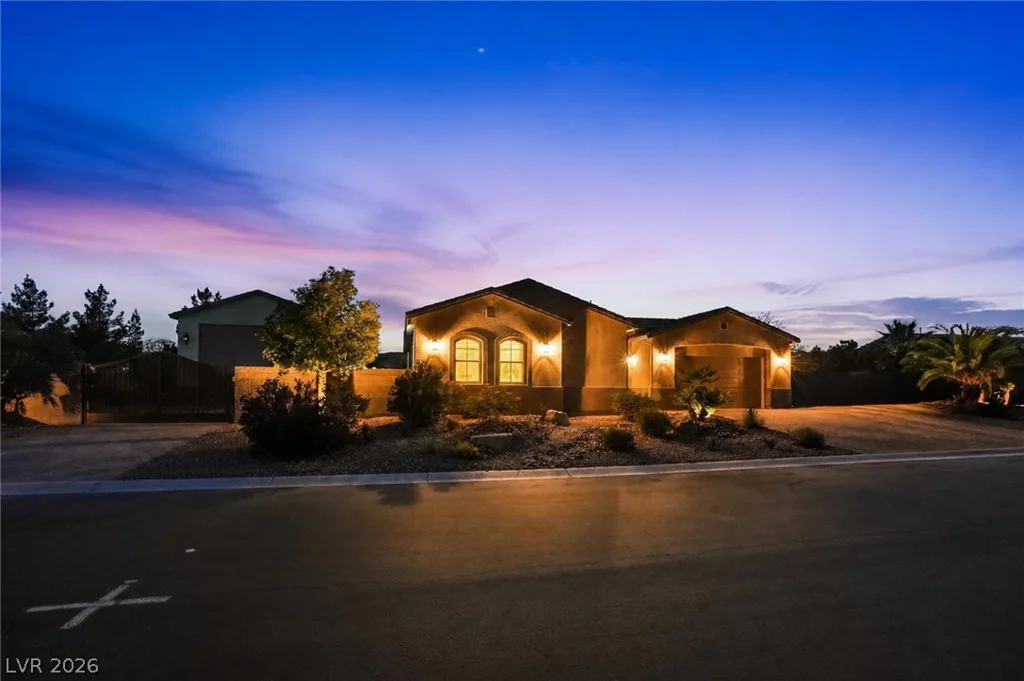 8713 Long Winter, Las Vegas, NV 89131