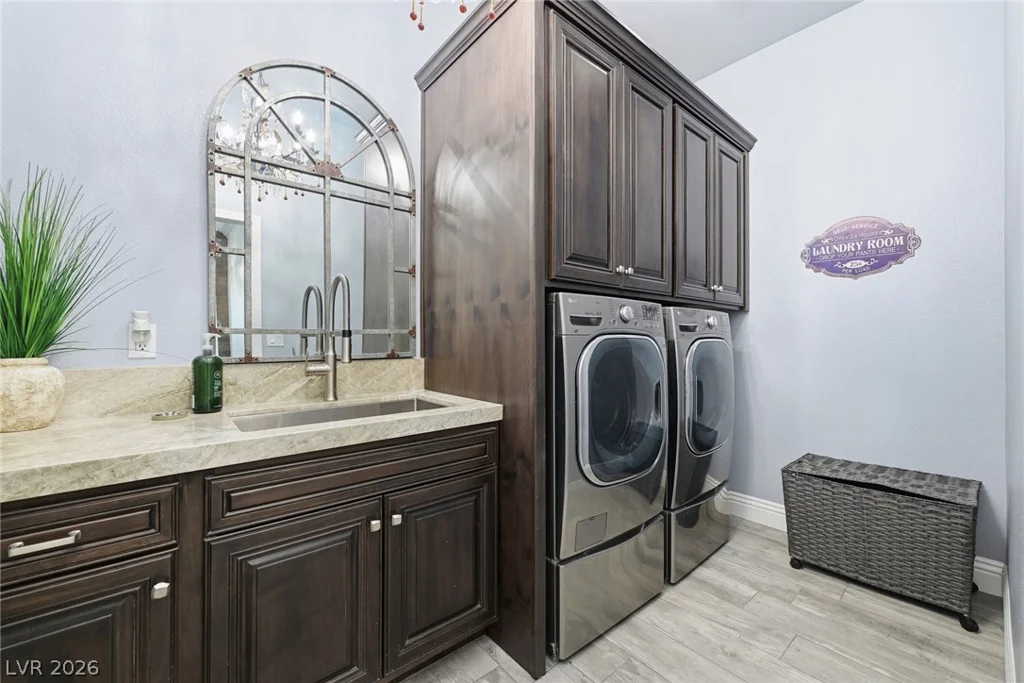 8713 Long Winter, Las Vegas, NV 89131