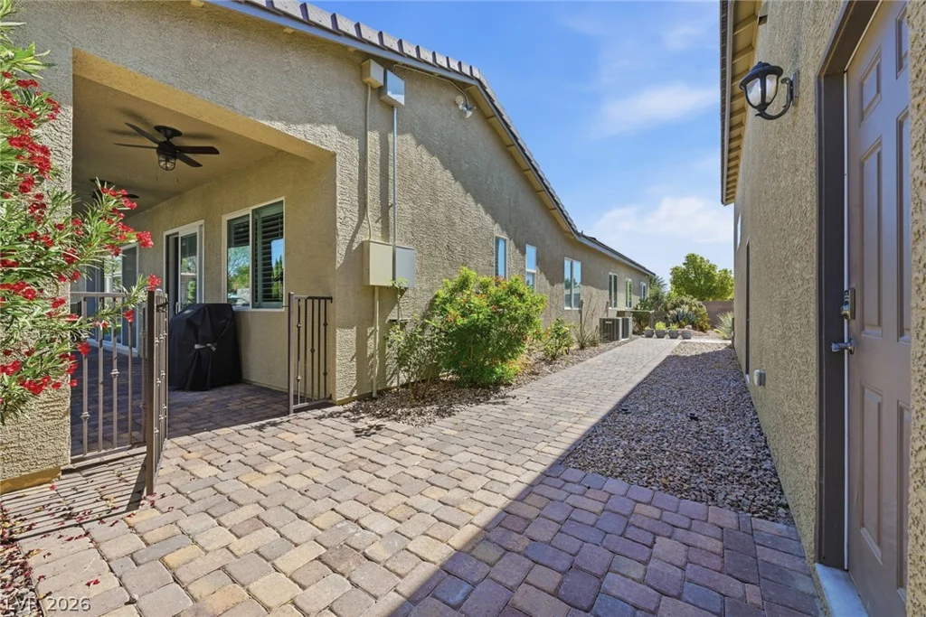 8713 Long Winter, Las Vegas, NV 89131