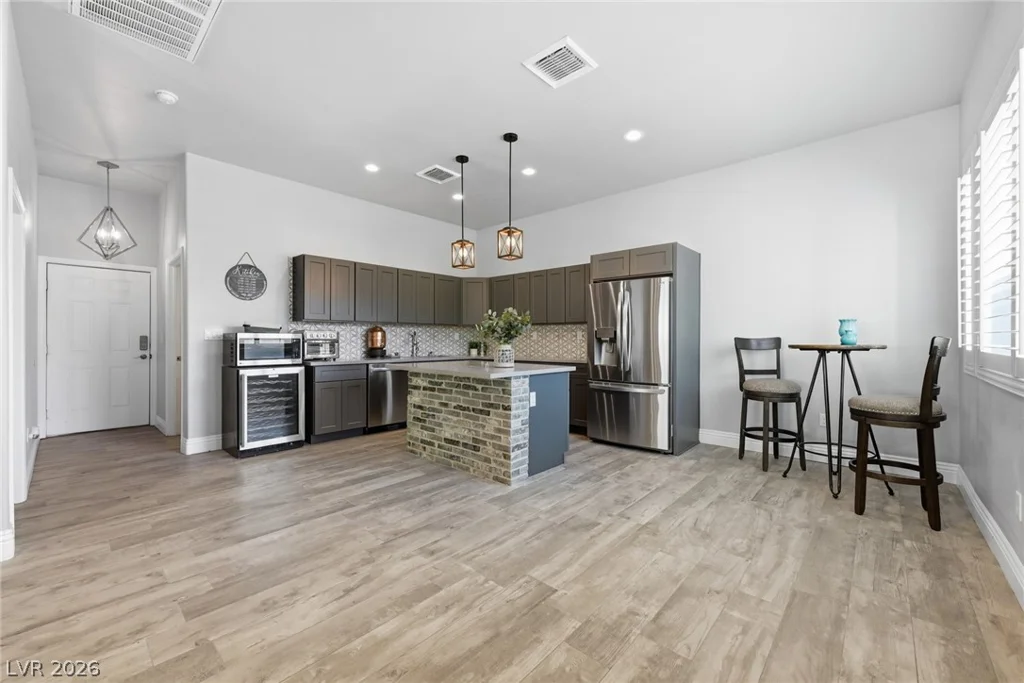 8713 Long Winter, Las Vegas, NV 89131