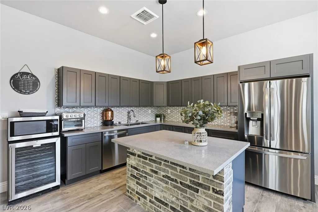 8713 Long Winter, Las Vegas, NV 89131