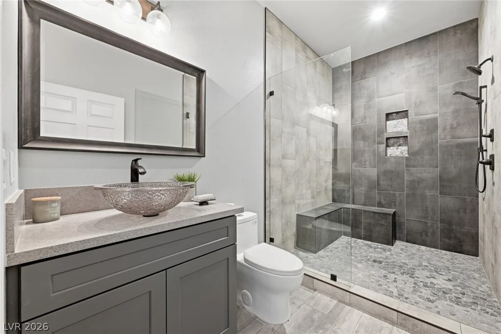 8713 Long Winter, Las Vegas, NV 89131