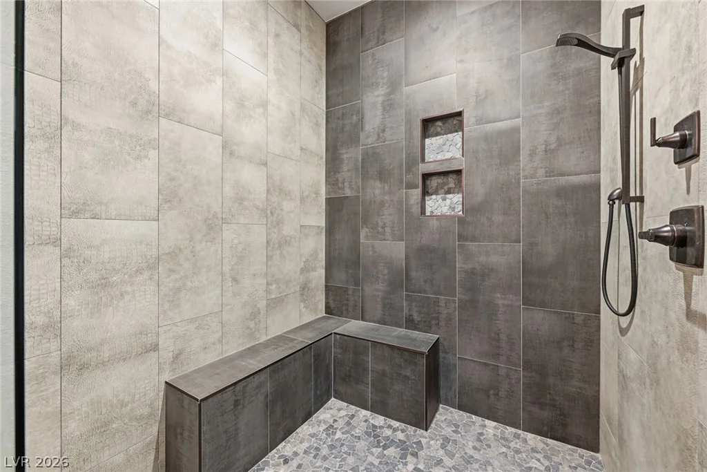8713 Long Winter, Las Vegas, NV 89131