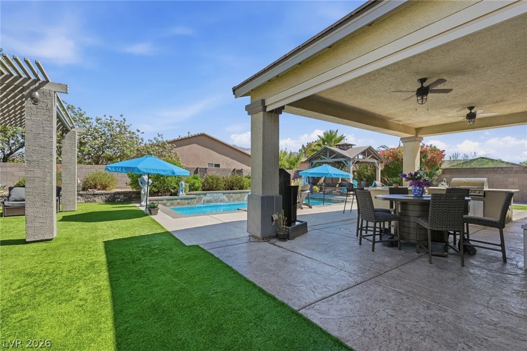 8713 Long Winter, Las Vegas, NV 89131