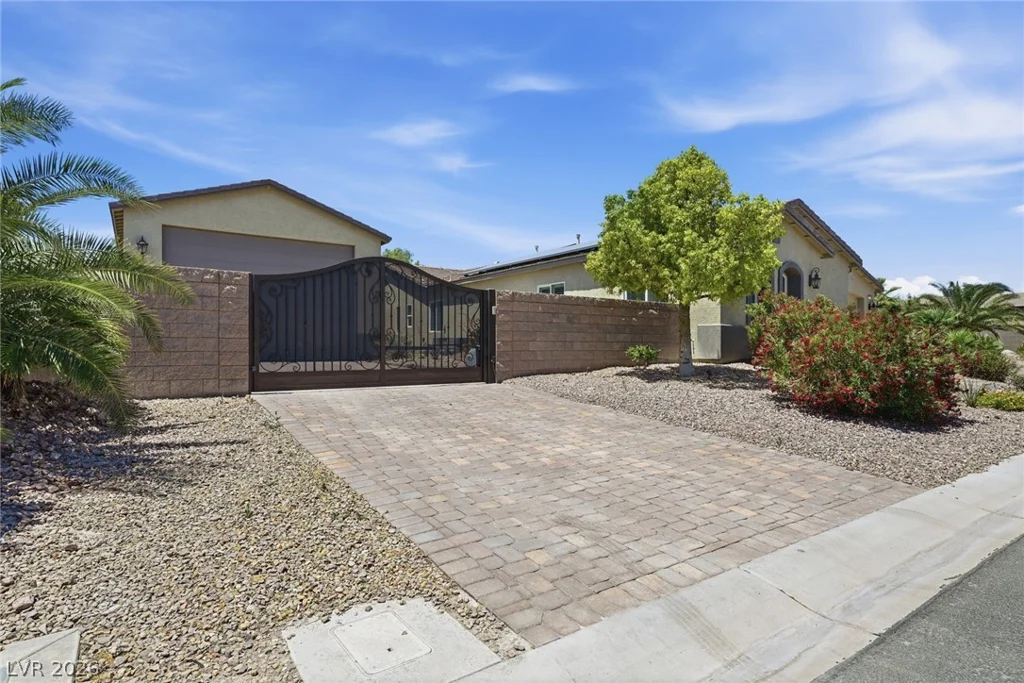 8713 Long Winter, Las Vegas, NV 89131