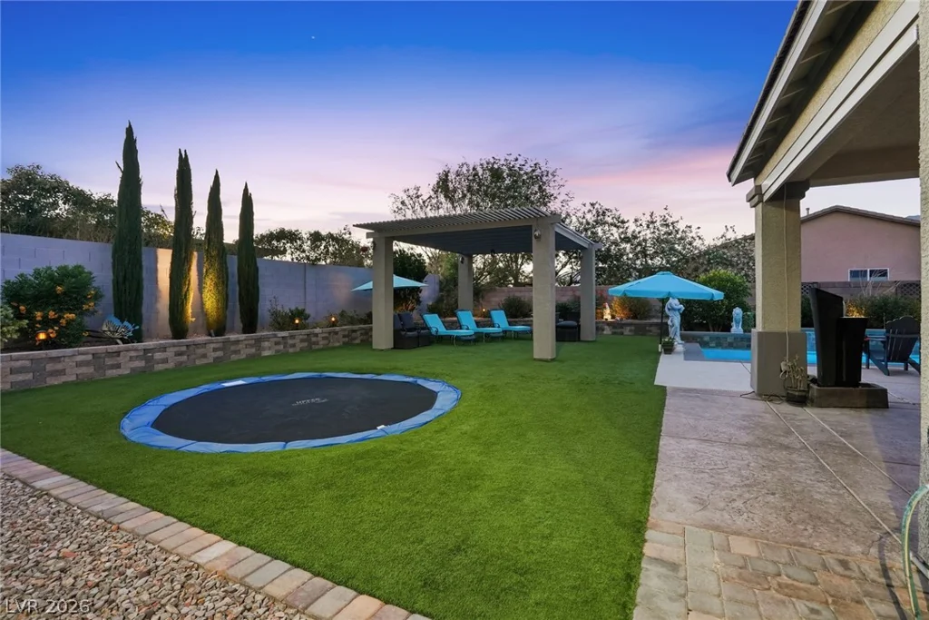 8713 Long Winter, Las Vegas, NV 89131