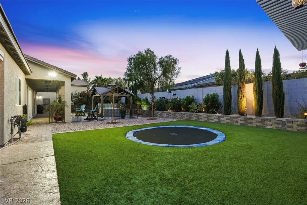 8713 Long Winter, Las Vegas, NV 89131
