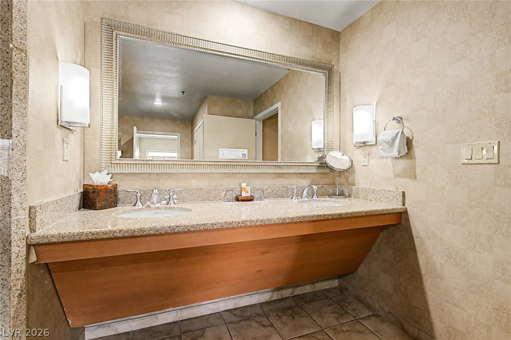 211 Flamingo, Las Vegas, NV 89169
