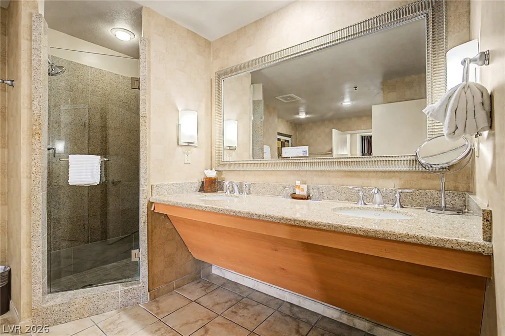 211 Flamingo, Las Vegas, NV 89169
