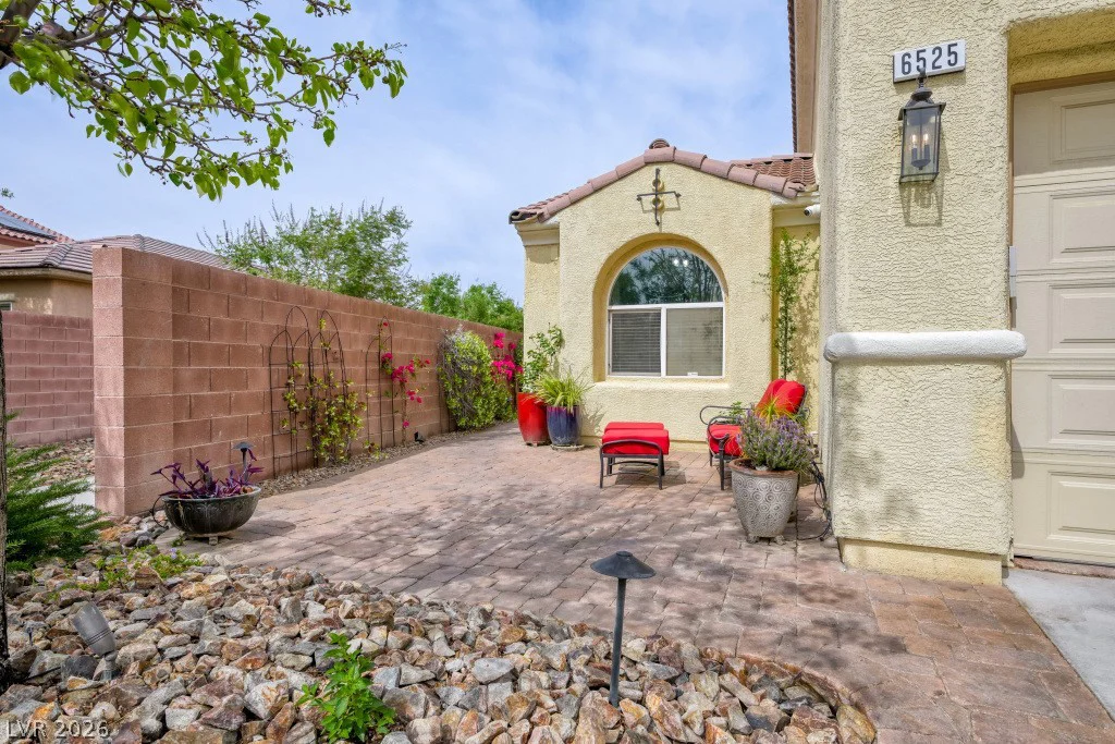 6525 Button Quail, North Las Vegas, NV 89084