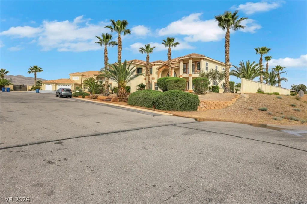 6695 Grand Canyon, Las Vegas, NV 89149