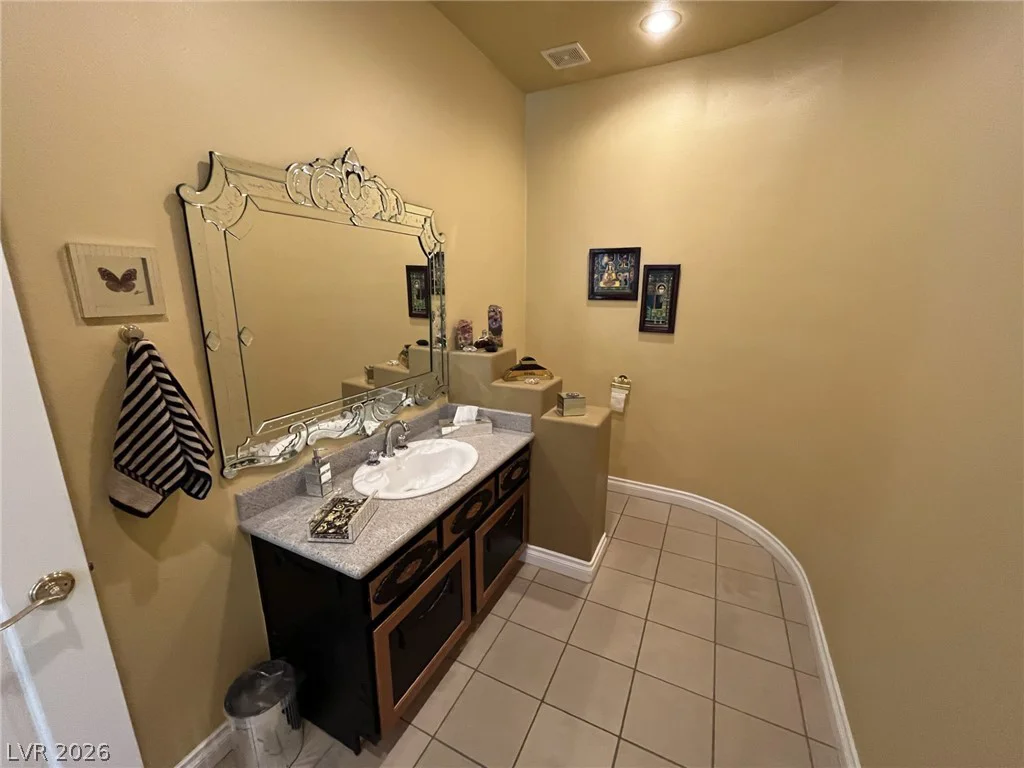 4554 Blue Mesa, Las Vegas, NV 89129