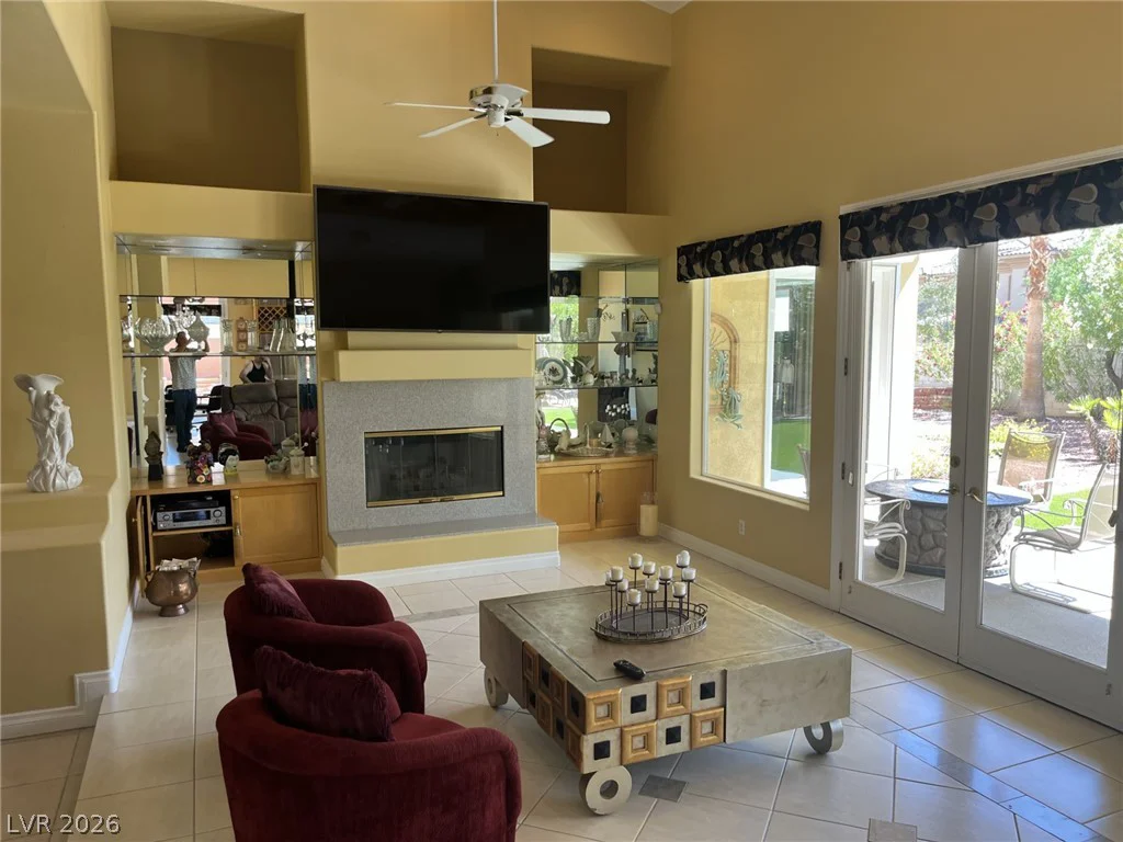 4554 Blue Mesa, Las Vegas, NV 89129