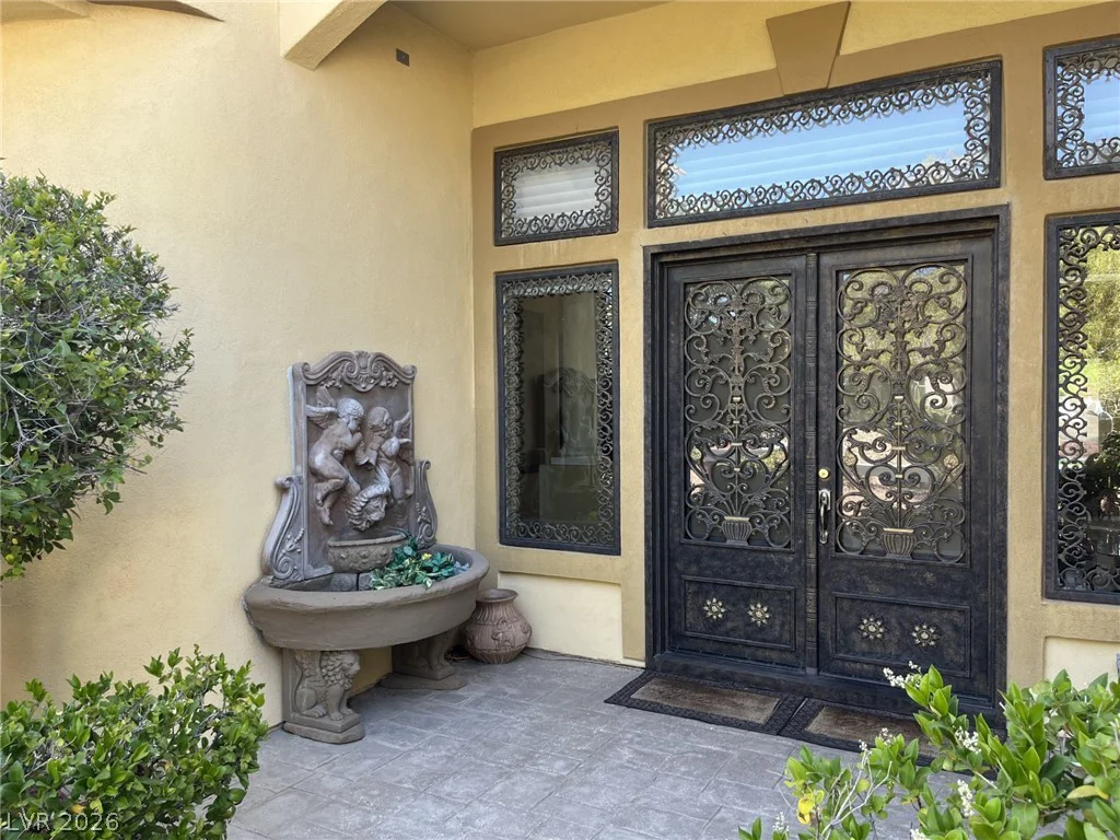 4554 Blue Mesa, Las Vegas, NV 89129