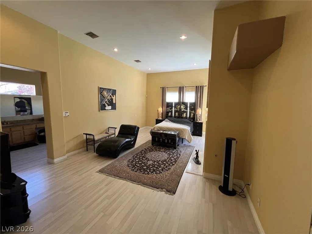 4554 Blue Mesa, Las Vegas, NV 89129