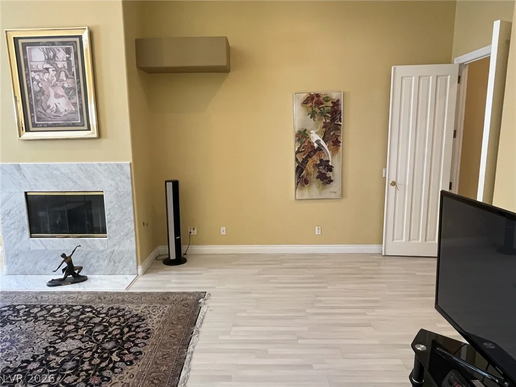 4554 Blue Mesa, Las Vegas, NV 89129
