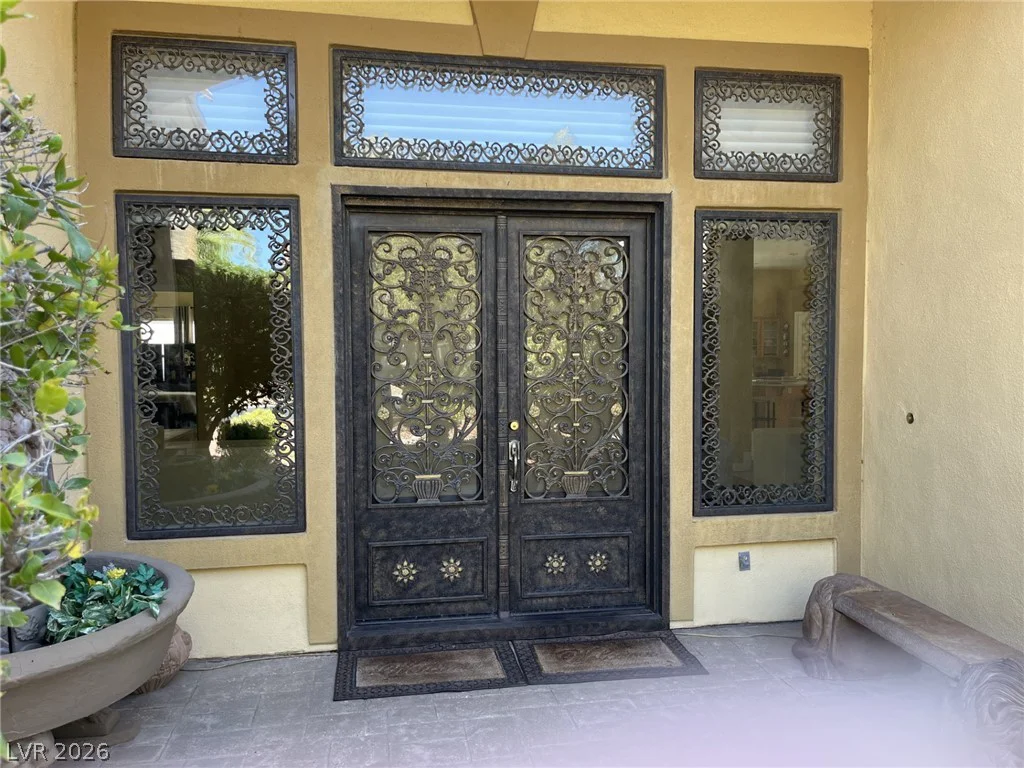 4554 Blue Mesa, Las Vegas, NV 89129