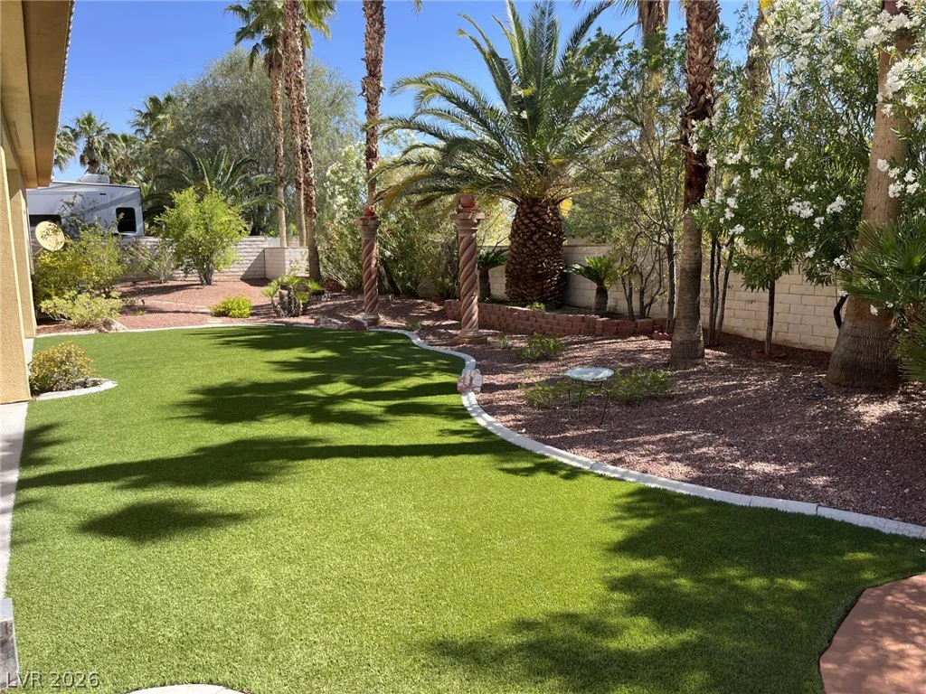 4554 Blue Mesa, Las Vegas, NV 89129