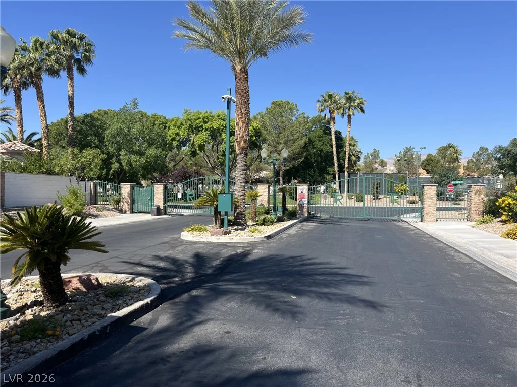 4554 Blue Mesa, Las Vegas, NV 89129