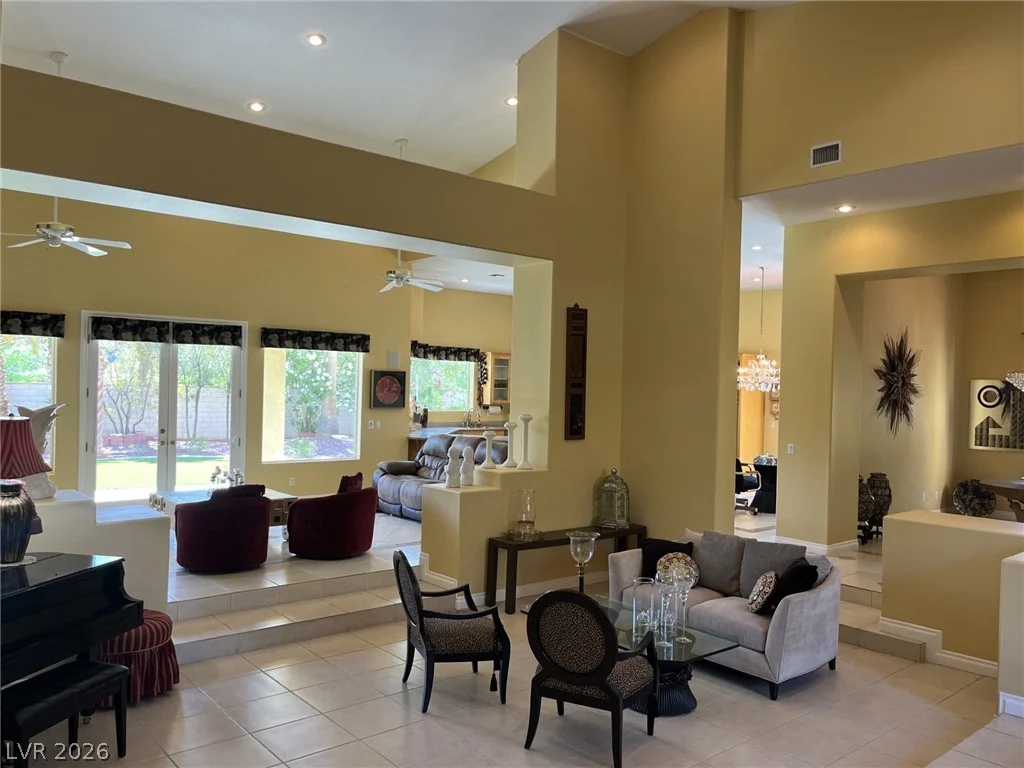 4554 Blue Mesa, Las Vegas, NV 89129