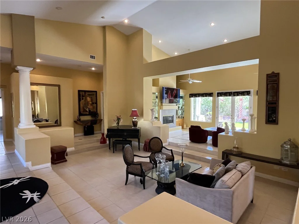 4554 Blue Mesa, Las Vegas, NV 89129