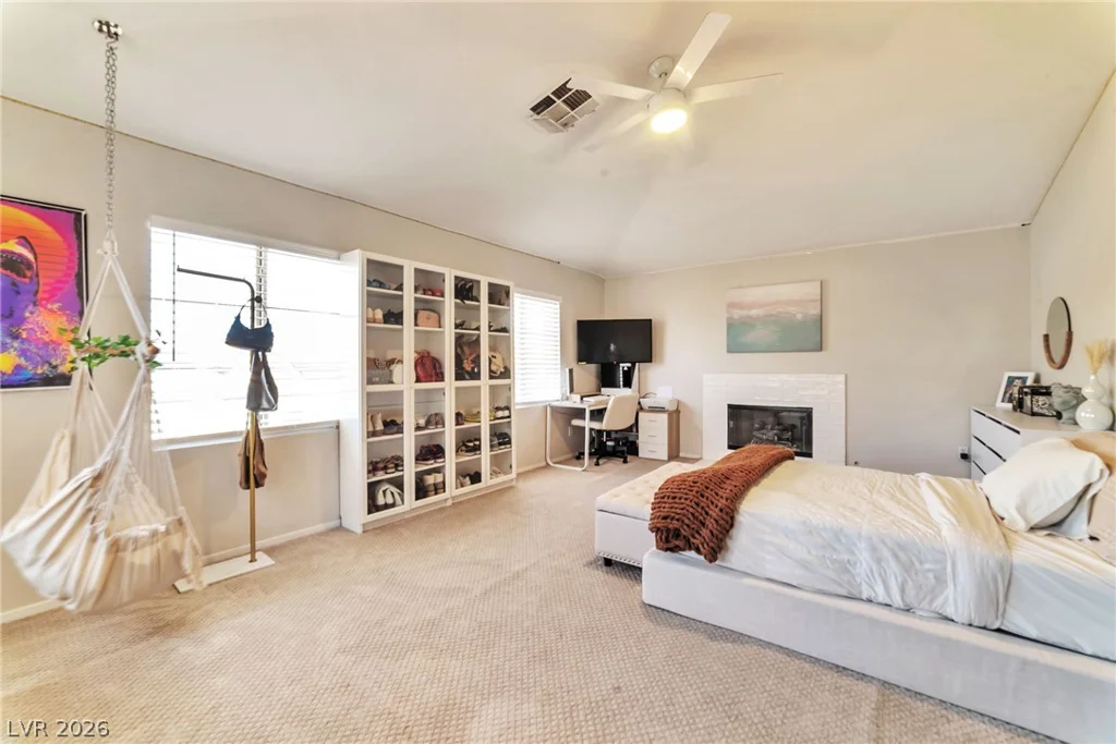 1021 Moorpoint, North Las Vegas, NV 89031