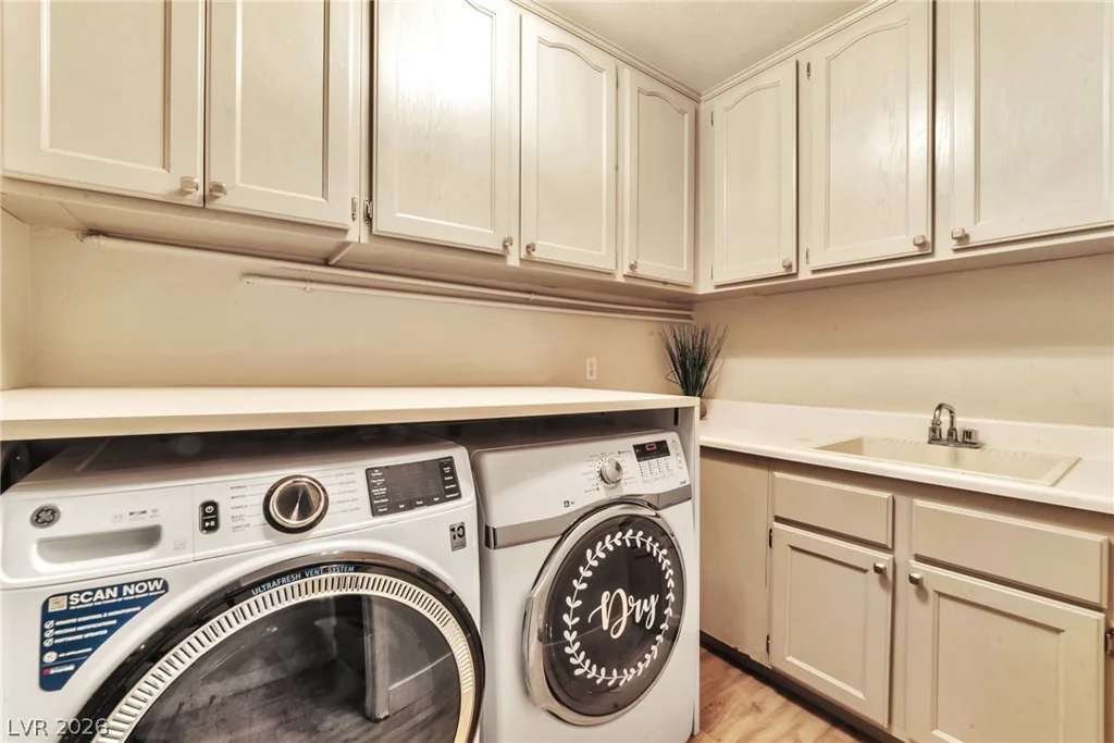 1021 Moorpoint, North Las Vegas, NV 89031