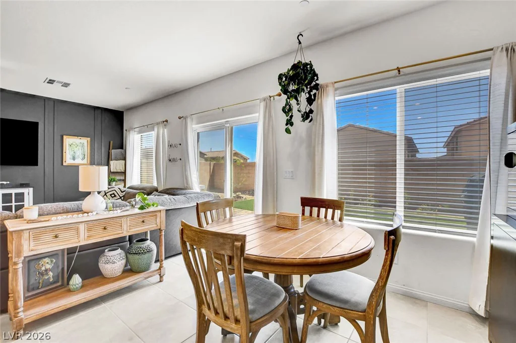 10927 Cambridge Lakes, Las Vegas, NV 89166