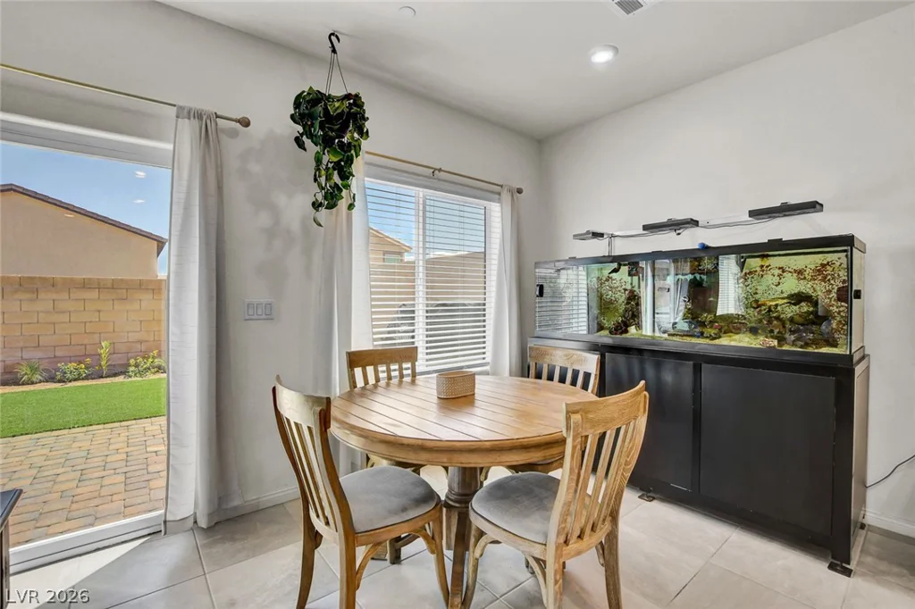 10927 Cambridge Lakes, Las Vegas, NV 89166