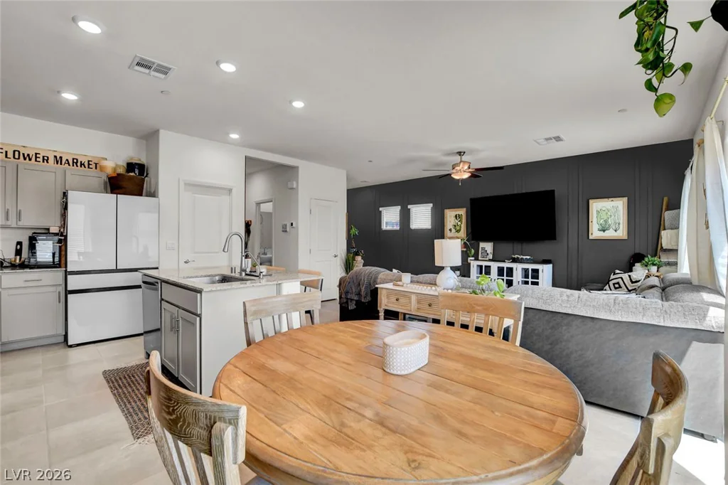 10927 Cambridge Lakes, Las Vegas, NV 89166