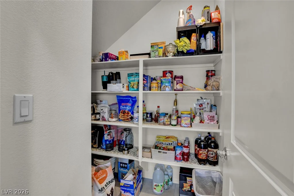 10927 Cambridge Lakes, Las Vegas, NV 89166