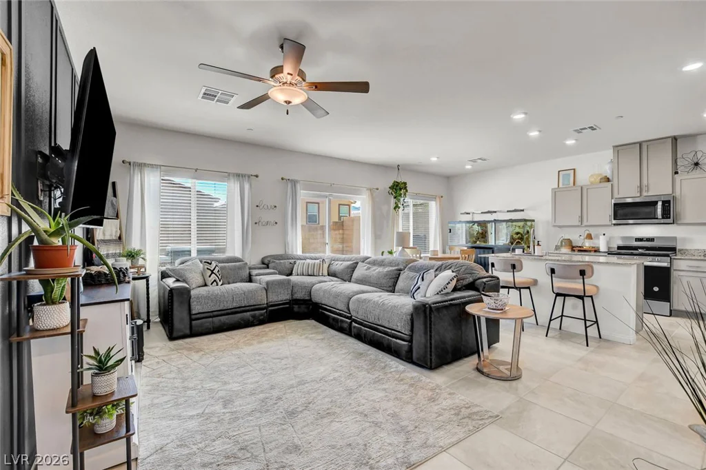 10927 Cambridge Lakes, Las Vegas, NV 89166