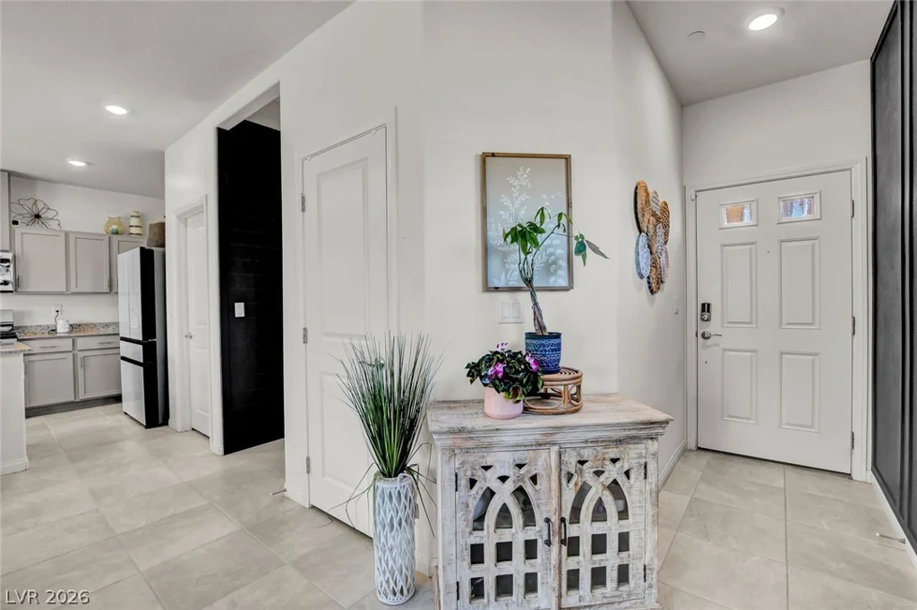 10927 Cambridge Lakes, Las Vegas, NV 89166