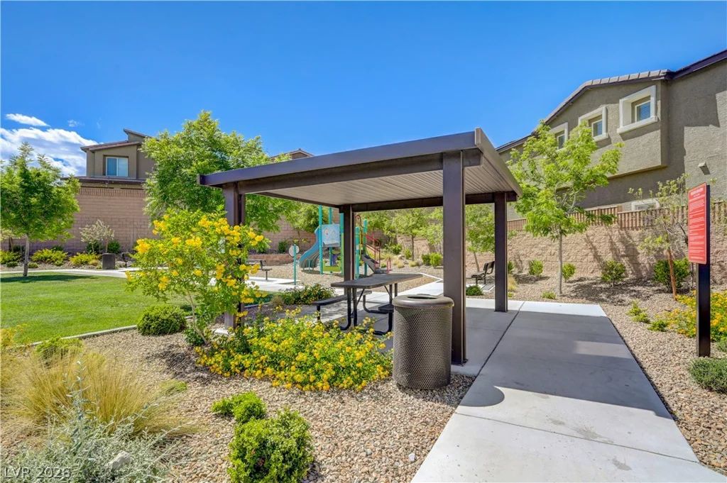 10927 Cambridge Lakes, Las Vegas, NV 89166