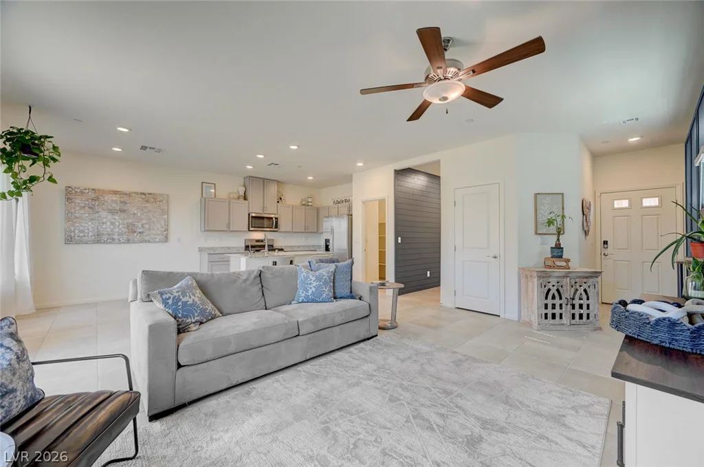 10927 Cambridge Lakes, Las Vegas, NV 89166