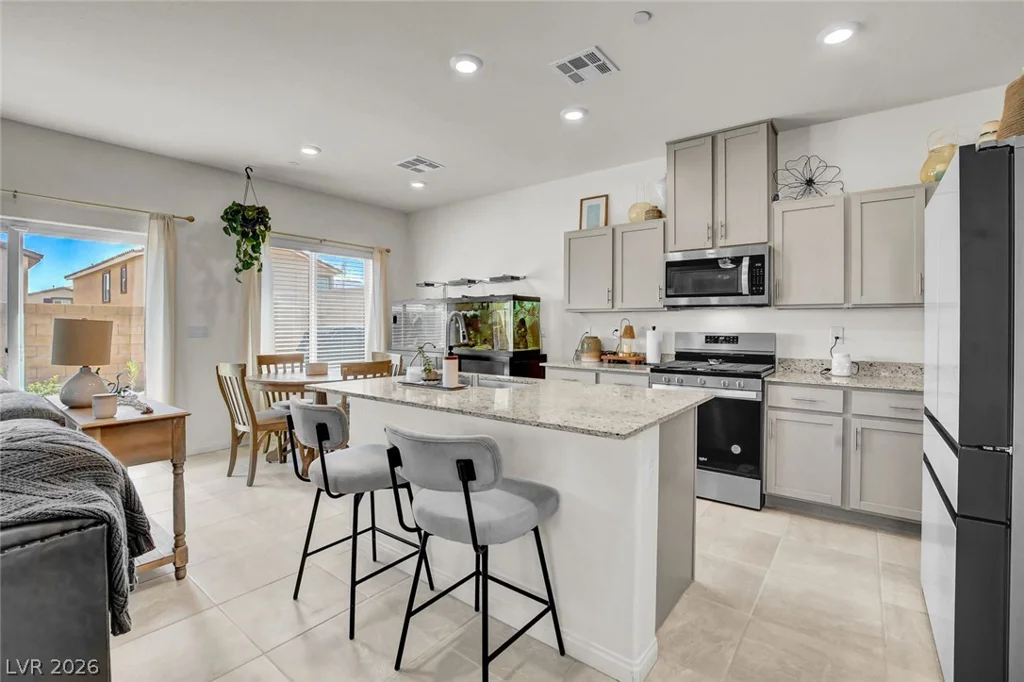 10927 Cambridge Lakes, Las Vegas, NV 89166