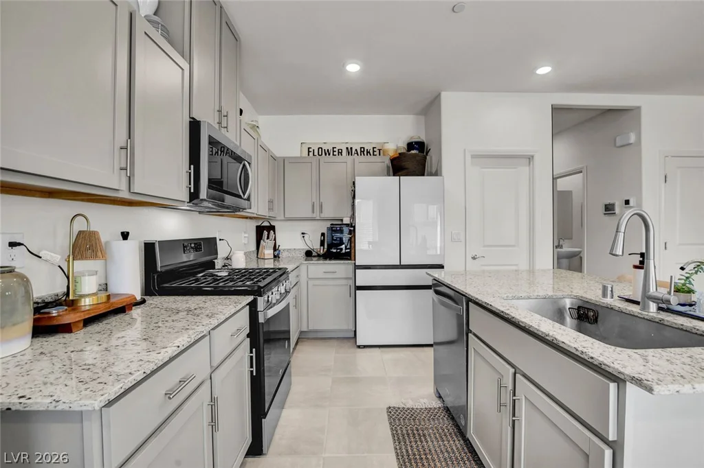 10927 Cambridge Lakes, Las Vegas, NV 89166