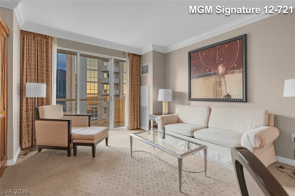 135 Harmon, Las Vegas, NV 89109