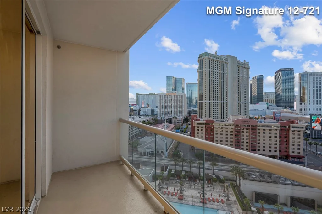 135 Harmon, Las Vegas, NV 89109